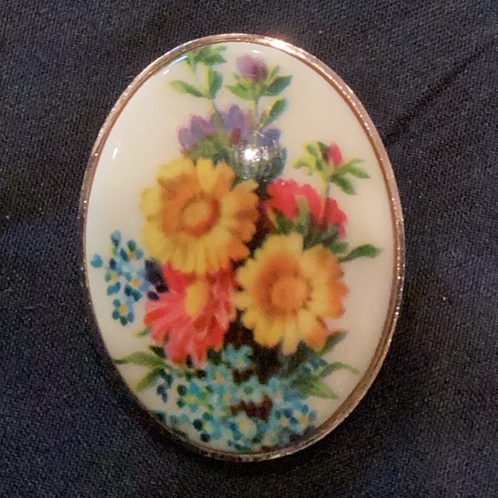 Vintage Scarf Clip Floral Western Germany Gold Tone